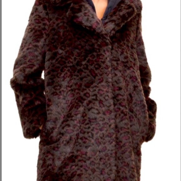 Aritzia TNA Golden ‘Moorhouse’ faux fur coat - Picture 3 of 7